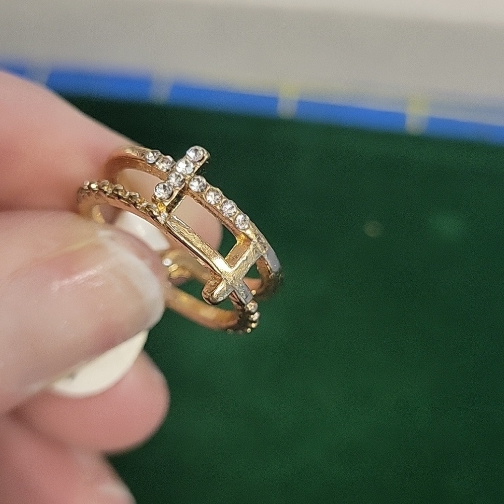 Cross Rhinestone Gold Tone Ring Size 5.5